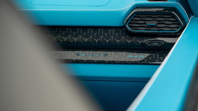 Трёхдверный Lamborghini Urus от Mansory: 900 л.с. и много уникальных деталей из карбона