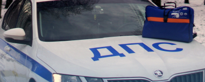 
        Тульские автоинспекторы оказывают первую помощь пострадавшим в ДТП с использованием специальных укладок    