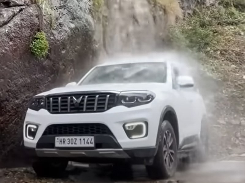 Индийские автомобили боятся водопадов