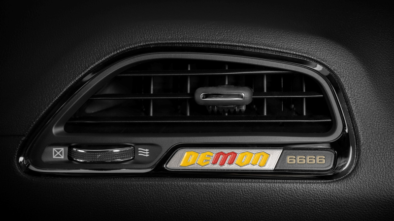 Инфернальный Dodge Challenger SRT Demon 170: свыше 1000 л.с. и рекордное ускорение