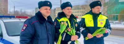 
        В Новгородской области прошла серия праздничных акций, посвященных Международному женскому дню    
