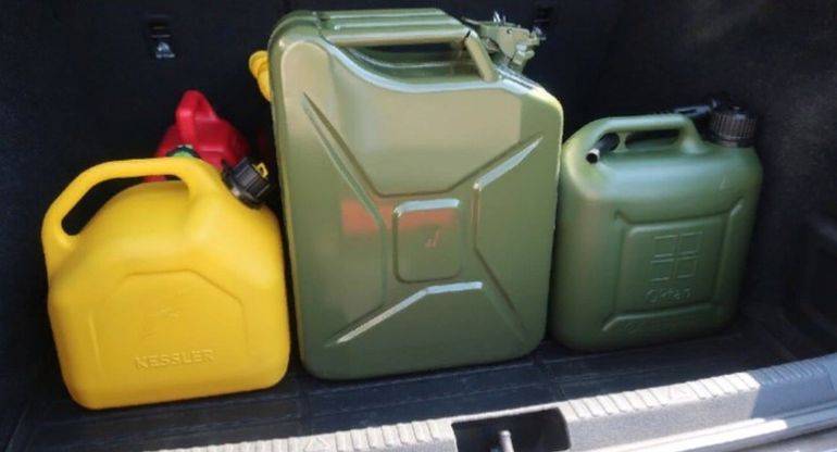 
«Дорогой груз»: когда за канистру бензина в багажнике могут лишить прав                
