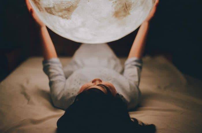 
Розовая Луна «спишет» обиды: как очистить карму в полнолуние в Весах 6 апреля 2023 года                