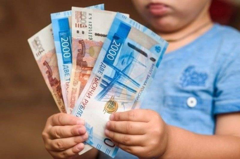 
Новое пособие на детей в размере 10 000 рублей в 2023 году: будет или нет                