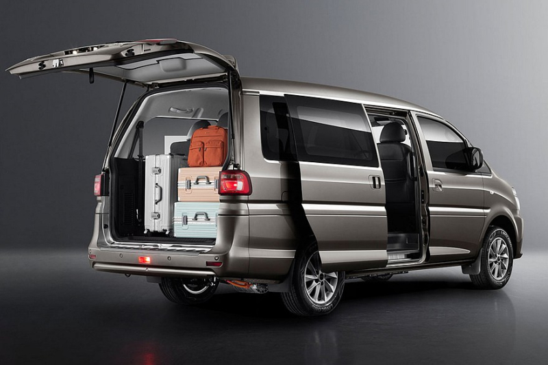 Российский бренд Evolute скоро начнет выпуск минивэна i-Van