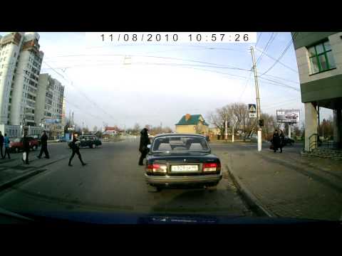 Девушка водитель