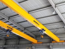 Использование кран-балки в автосервисной мастерской