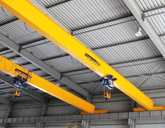 Использование кран-балки в автосервисной мастерской