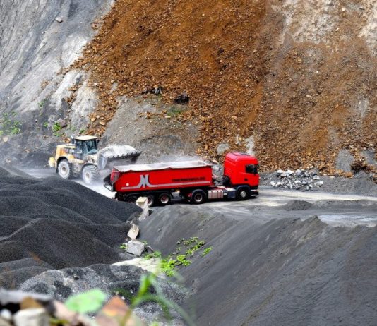 Самосвал идеально подходит для малых и средних строительных компаний