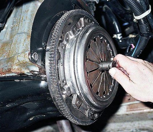 Как поменять сцепление: порядок действий