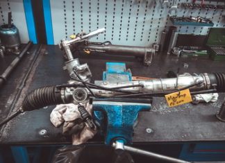 Признаки неисправности рулевой рейки