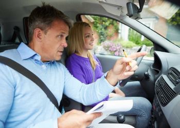 Как выбрать автошколу: полезные советы