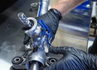 Какое оборудование необходимо для ремонта рулевого управления?