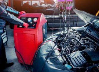 Как происходит заправка кондиционера в машине?