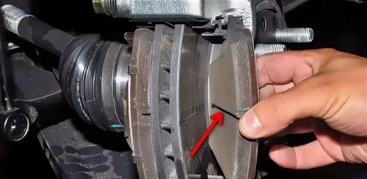 Почему скрипят тормоза: основные причины