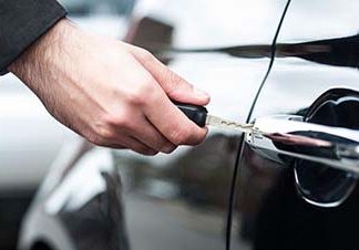 Как безопасно вскрыть свой автомобиль?