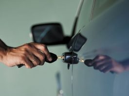 Особенности аварийного вскрытия автомобиля