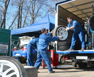 Достоинства выездного шиномонтажа