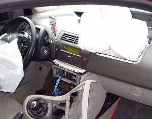 Как восстановить подушки безопасности после ДТП?