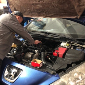 Где лучше ремонтировать французские автомобили?