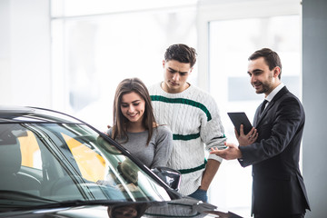 Как выбрать автосалон: мнение специалистов