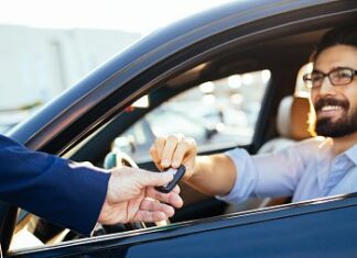 Преимущества аренды авто с водителем на день