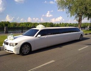 Как выбрать лимузин на свадьбу?