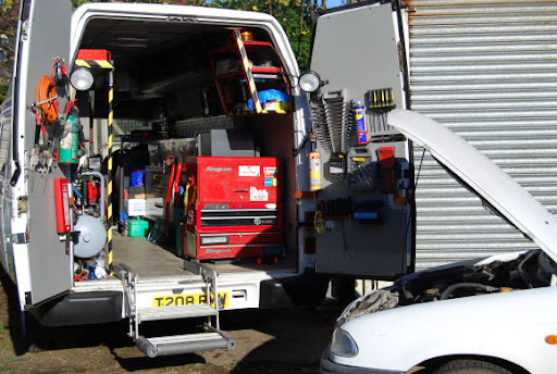 Преимущества выездного автосервиса