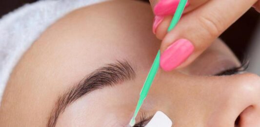 Как снимать наращенные ресницы в домашних условиях?