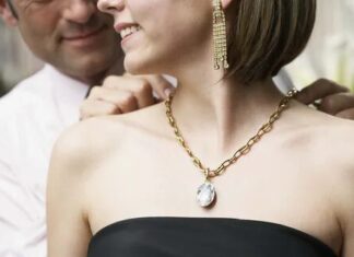 Украшение в подарок: что выбрать для девушки?