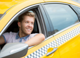 Какое такси стоит заказать из аэропорта Симферополь в Севастополь