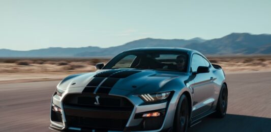 Где и как заказать авто из США в Москве