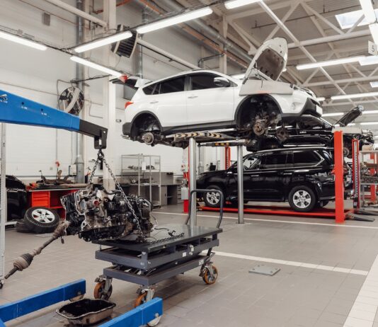 Техническое обслуживание автомобилей в автосервисах РОЛЬФ СЕРВИС
