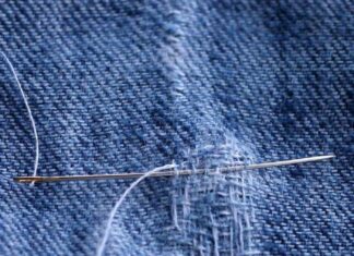 Как правильно зашить дырку на брюках?