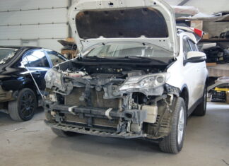 Снятие и установка переднего бампера Toyota Rav4