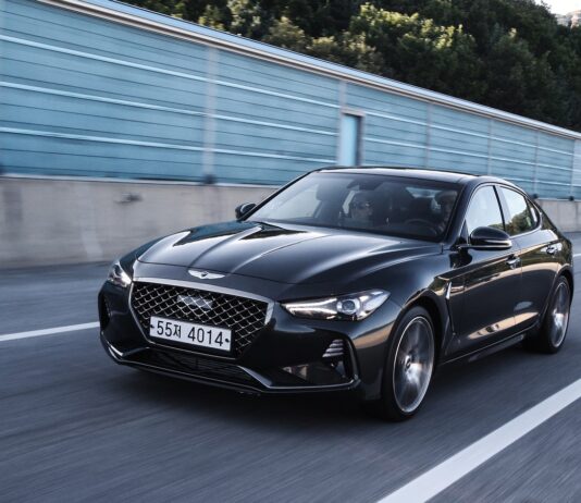 Обзор автомобиля Genesis G70