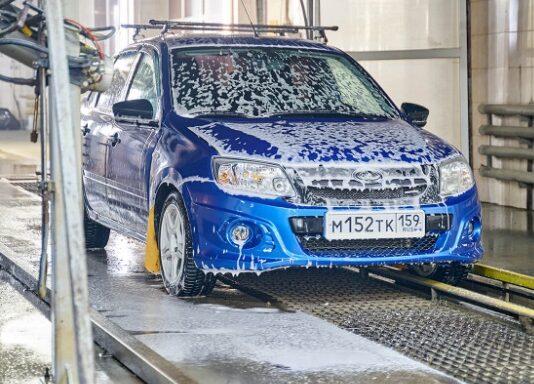 Как эффективно и быстро мыть машину на мойке?