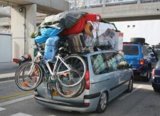 Перевозка на крыше — это самый старый и распространенный вид