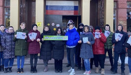 Белгородские студенты выступили в поддержку соблюдения дорожных правил тематической фотосессией