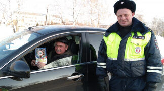 «Студенческий десант» в Тюменской области призвал сельских жителей к трезвому вождению