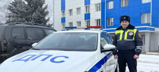 В Кабардино-Балкарии автоинспекторы помогли пассажирам сломавшегося автобуса добраться до аэропорта