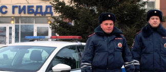 В Красноярске инспекторы ДПС помогли доставить в больницу маленького ребенка, которому требовалась срочная медицинская помощь