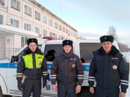В Свердловской области сотрудники Госавтоинспекции дважды спасли на пожаре людей