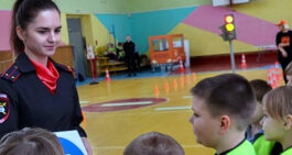 Школьники из сельских поселений Новгородской области становятся участниками тренингов мобильного центра «Лаборатория безопасности»