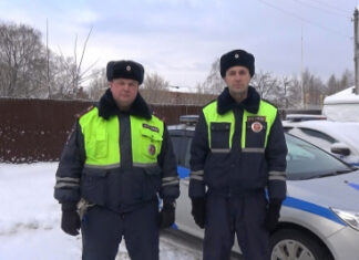 В Подмосковье сотрудники Госавтоинспекции доставили в больницу малолетнего ребенка, которому требовалась экстренная помощь