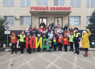 В преддверии 50-летия движения ЮИД для юных инспекторов Ставрополья проходят экскурсии в автошколы