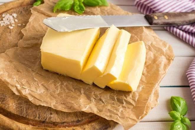 
Четыре способа распознать качественное сливочное масло                