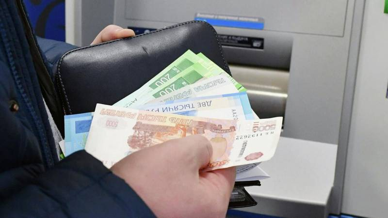 
Какие новые льготы для россиян начнут действовать с 1 апреля 2023 года                