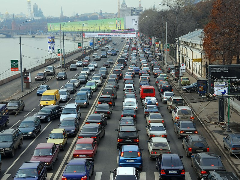 Москвичей предупреждают о девятибальных пробках