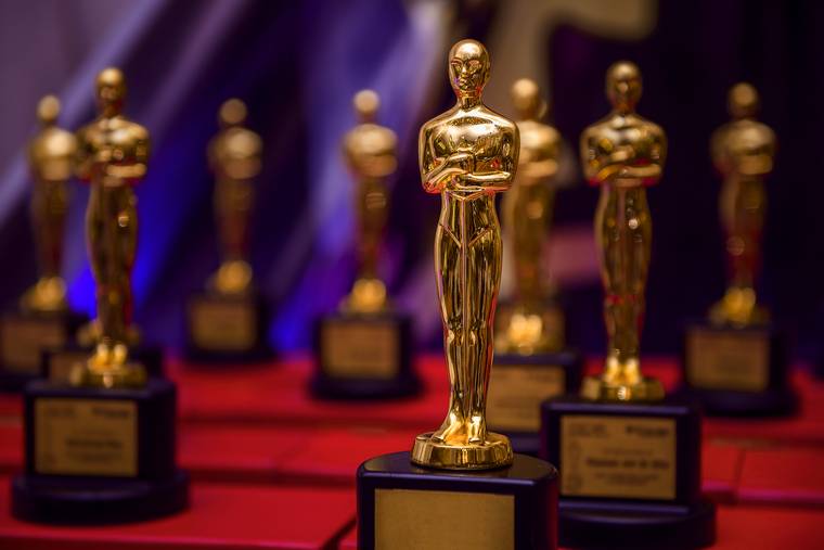 
Оскар-2023: когда пройдет церемония вручения и кого считают главными фаворитами премии                
